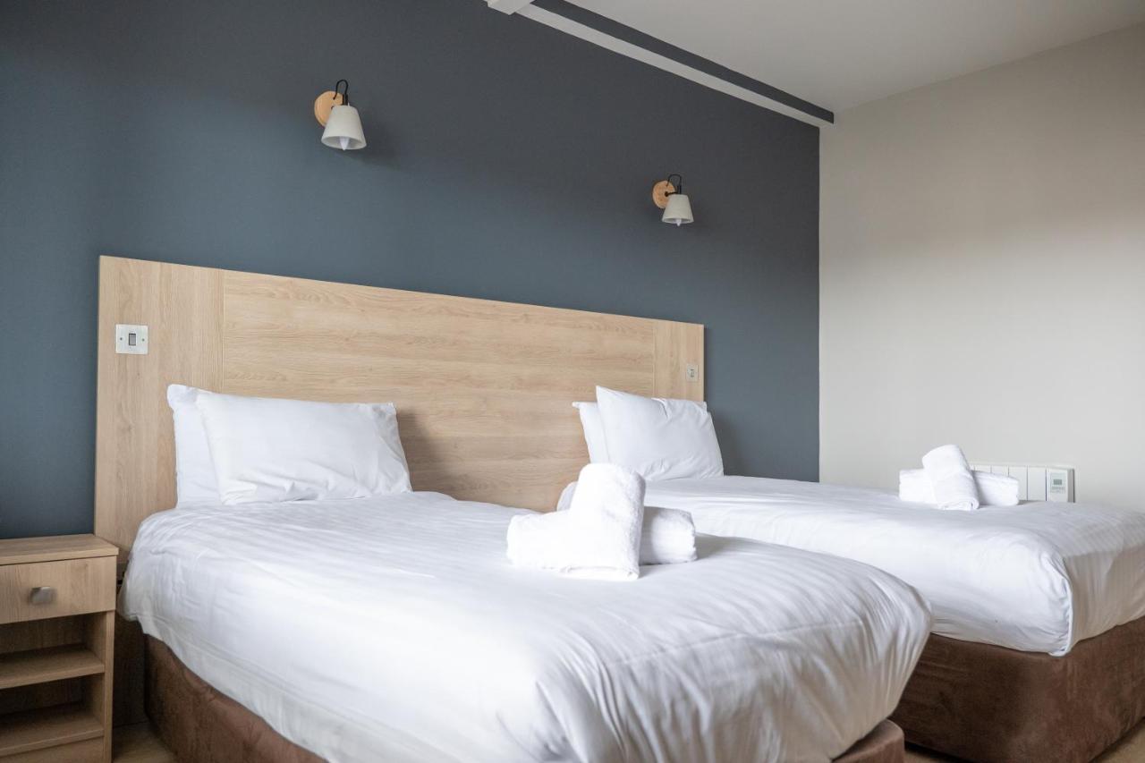 Galway Bay Sea View Apartments Екстер'єр фото