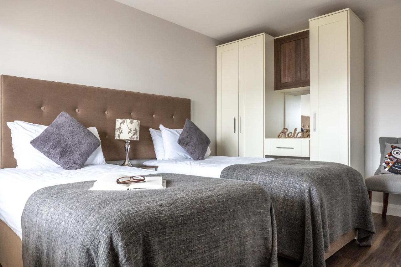 Galway Bay Sea View Apartments Екстер'єр фото