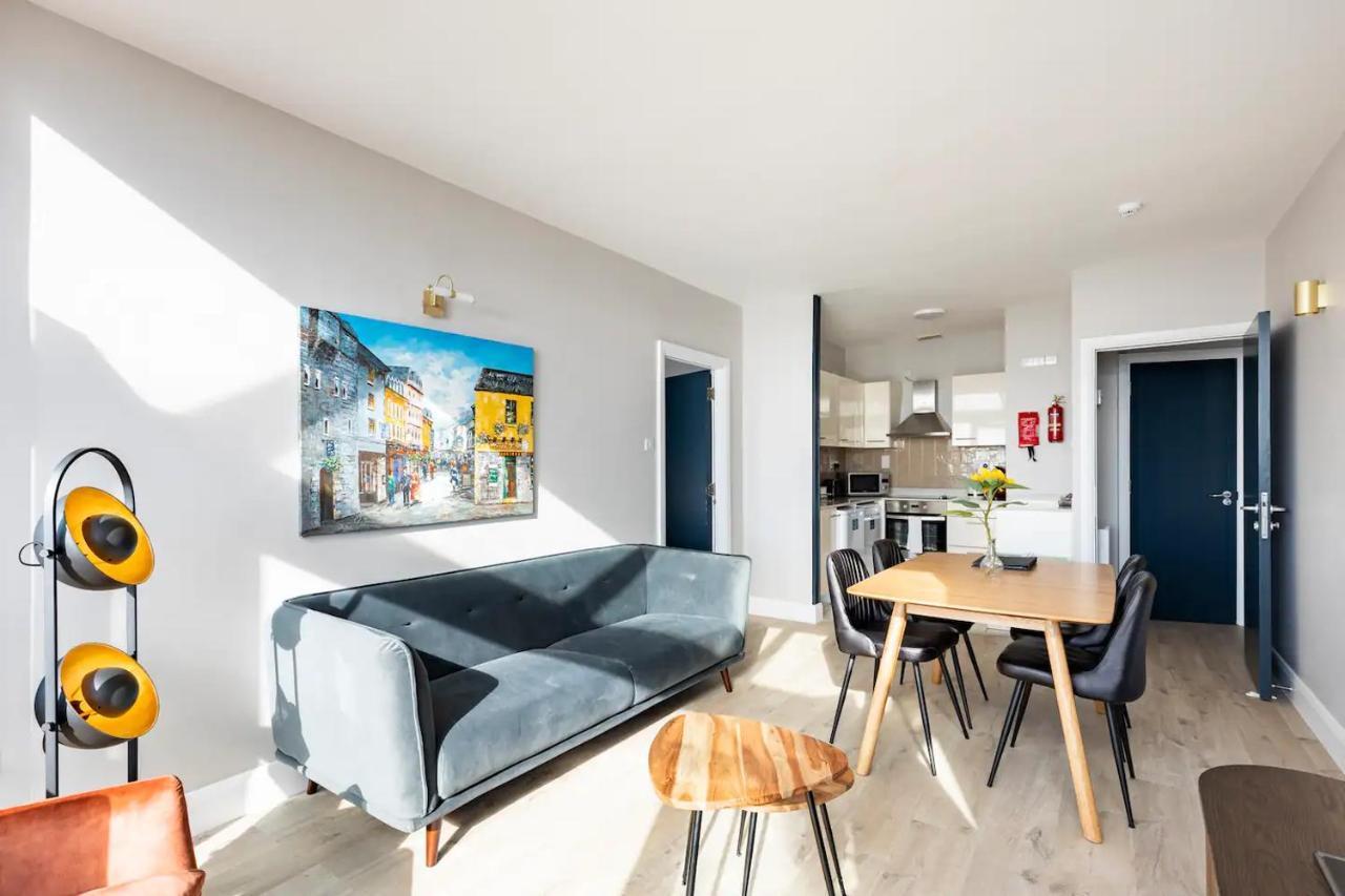 Galway Bay Sea View Apartments Екстер'єр фото