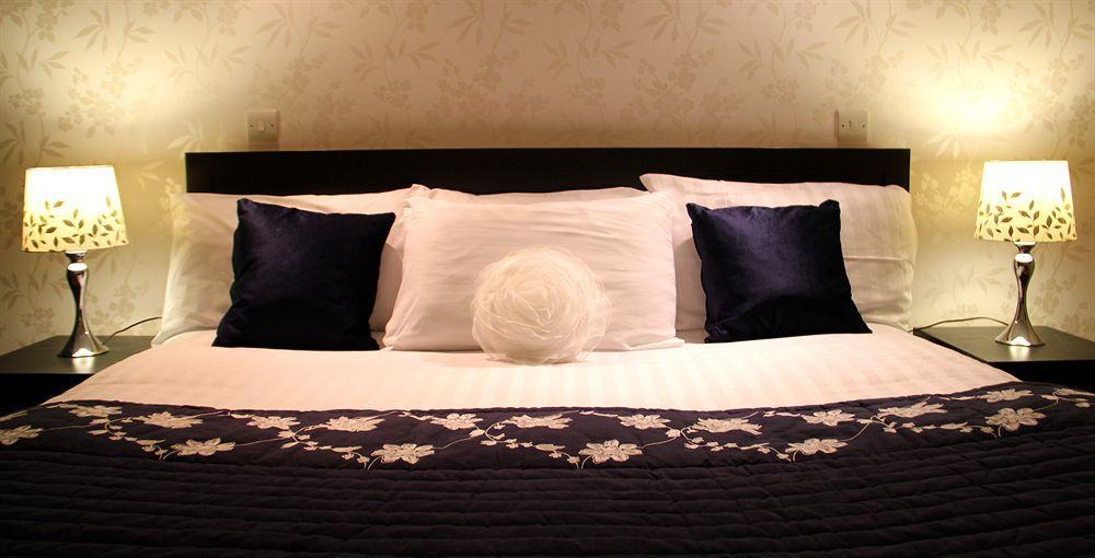 Galway Bay Sea View Apartments Екстер'єр фото